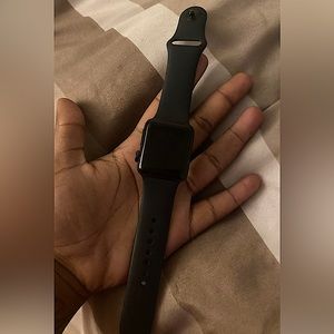 A Apple Watch Series 3